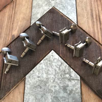 Real Life Relics Fender® Gotoh Aged Nickel Locking Vintage Tuners Fender PT # 0072272049    [CA3] image 2
