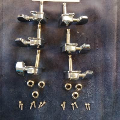 Unbranded 3 by 3 Vintage Closed Tuning Machine Heads. Screws, Ferrules 1970s? - Chrome image 2
