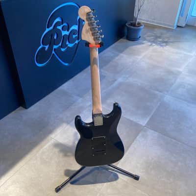 Squier Affinity Series Stratocaster HSS with Rosewood Fretboard 2001 - 2003 - Black image 2