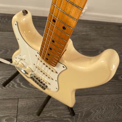 1997 Fender Jimi Hendrix Artist Series Tribute Stratocaster Olympic White image 11