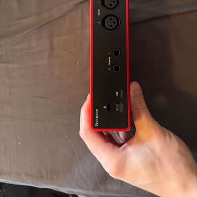 Focusrite Scarlett 2i2 4th Gen USB Audio Interface 2023 - Present - Red image 5
