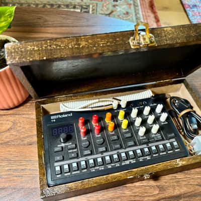 Roland T-8 AIRA 808 & 909 groove box + badass accessories image 2