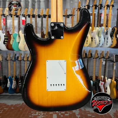 Fender Traditional Ii 50 Stratocaster Mij Japan 2 Tone Sunburst image 6