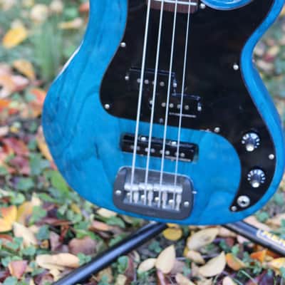 G&L bass SB-2 1982 - blue image 3