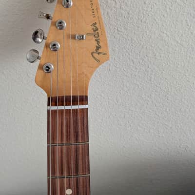 Fender Vintera '60s Stratocaster with Pau Ferro Fretboard 2019  Surf Green image 2
