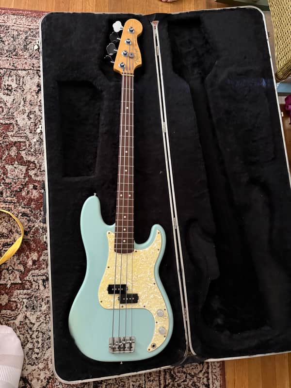Fender American Precision Bass