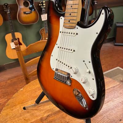 1994 Fender 40th Anniversary American Standard Stratocaster with Maple Fretboard Brown Sunburst image 4