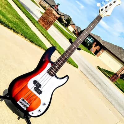🎸Unmarked P Style Electric Bass Guitar +Rosewood Fretboard +Soft Case/Gig Bag +Strap +Cable +Pick!🎸 image 1