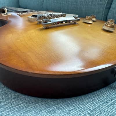 Gibson Les Paul Tribute Custombuckers 50s Wiring Honeyburst Gibson Soft Case Preview Video image 17