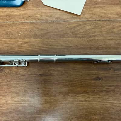 Bundy BFL-300 Closed-Hole Flute with Offset G, C Foot 2010s - Silver image 6