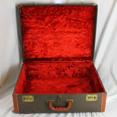 Italian Dark Brown Hard Case for Accordion 20.25" x 16.75" x 7.50" (51.50cm x 42.50cm x 19cm) image 2