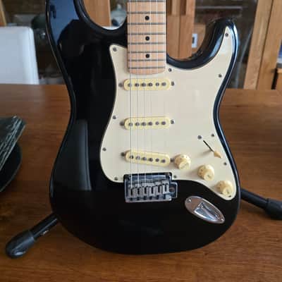 Fender Squirer Standard Stratocaster 2007 - Black image 4