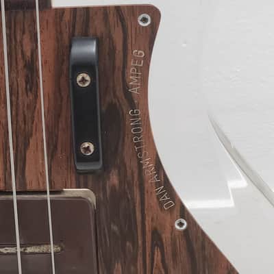 Ampeg Dan Armstong Bass 1969 - Clear Lucite image 3