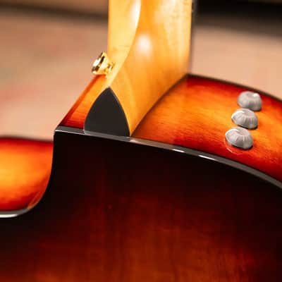 Taylor 222ce-K DLX Grand Concert Acoustic/Electric Guitar with Hardshell Case image 8