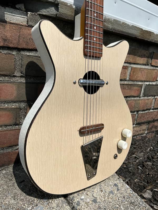 Danelectro Convertible Single Pickup 1959 - 1969 - Blonde image 1