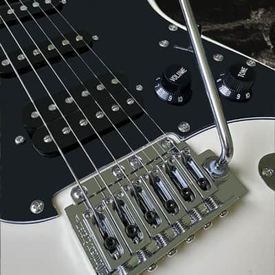 Aslin Dane AST-4 Strat style - Glossy Vintage White image 5