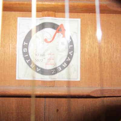 Alvarez 5072 Acoustic Artist Jumbo Natural Guitar with Gig Bag image 5