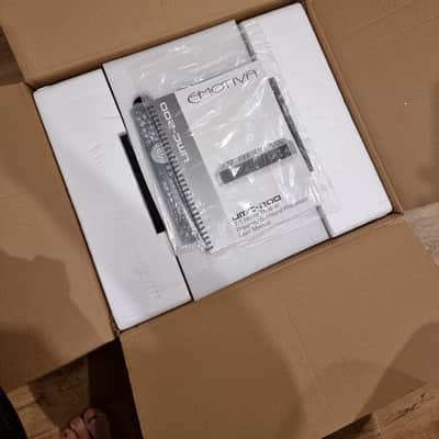 Emotiva UMC-200 7.1 Surround Sound Processor and Preamp image 3