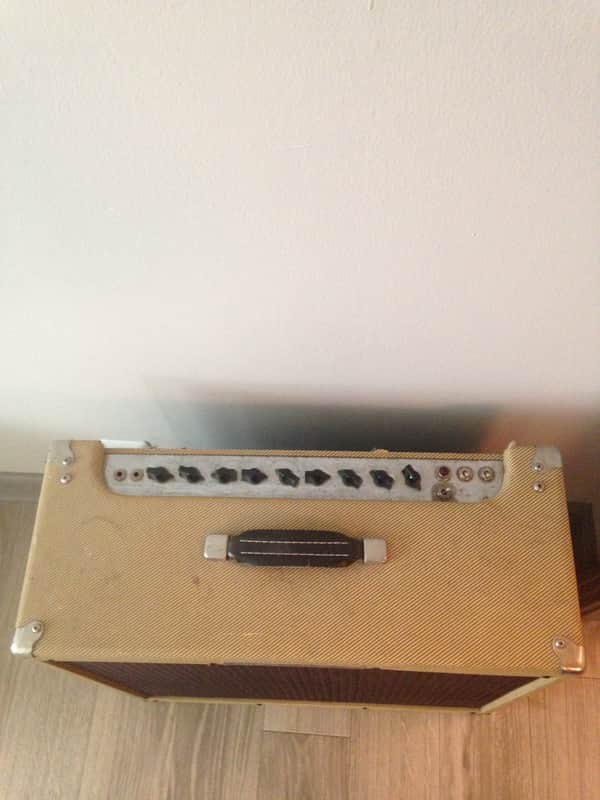 Peavey Classic 50 410 50-Watt 4x10 Guitar Combo image 2