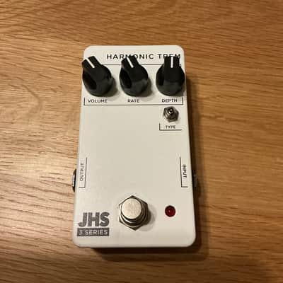 JHS 3 Series Harmonic Trem 2022 - Present - White image 1