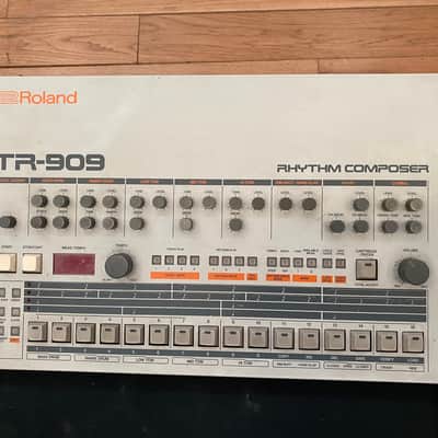 Roland TR-909 Rhythm Composer 1983 - 1985 - White