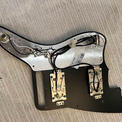 Fender Jazzmaster Player Loaded Pickguard - black/cream image 2