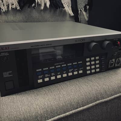 Akai S1100 (Custom ghostinmpc design)