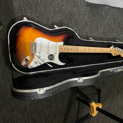 Fender Stratocaster 2000s - Burst image 1