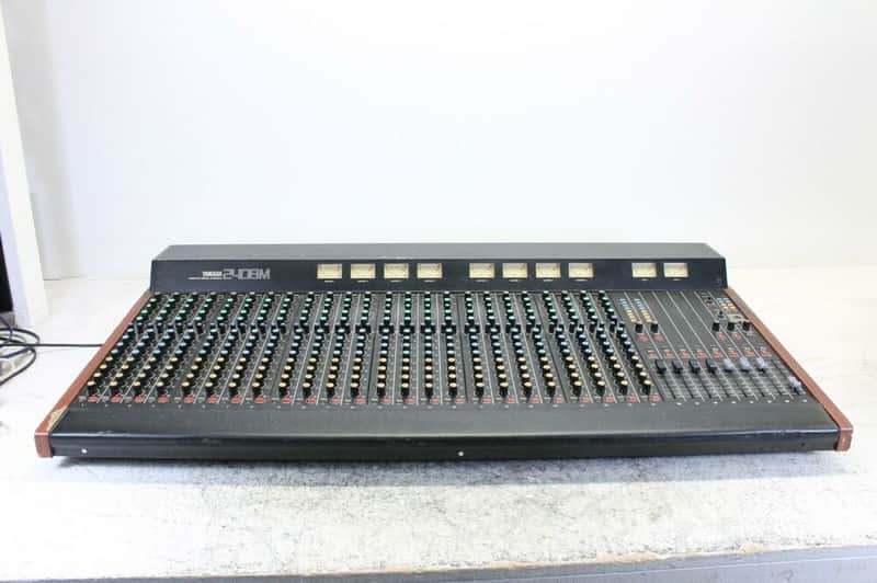 ぽむページ Yamaha 2408M 24 channel monitor mixing console | Reverb