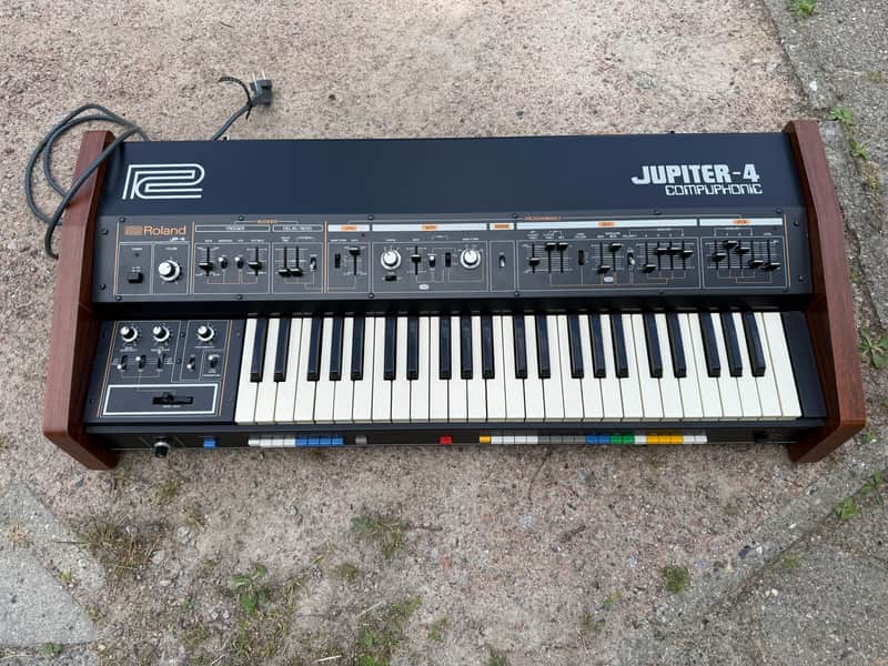 Roland Jupiter 4 in absolutely GREAT condition!! with MIDI image 1