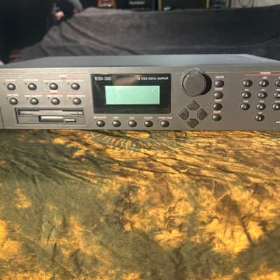 E-MU Systems ESI-32 Rackmount 32-Voice Sampler Workstation 1994 - Black