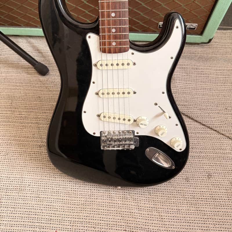 Squier Stratocaster Black