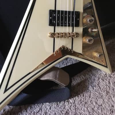 Jackson  RR3 limited Run 2007 White with black pinstripes image 7