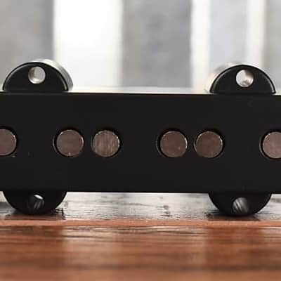 Aguilar AG 4J-HC Set 4 String Jazz Bass Bridge Neck Pickup Set Black image 2