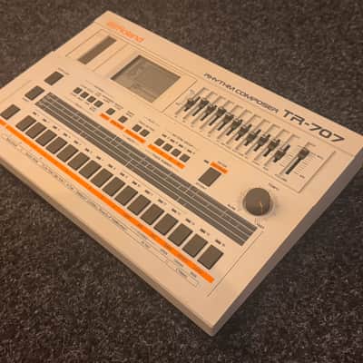 Roland TR-707 Rhythm Composer 1985 - White