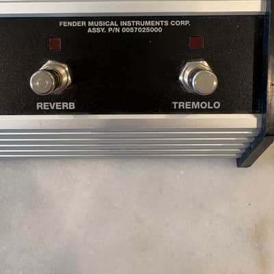 Fender 0057025000 - Black / Aluminum image 2