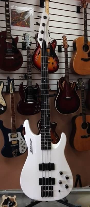 Peavey Midi Bass  White image 1
