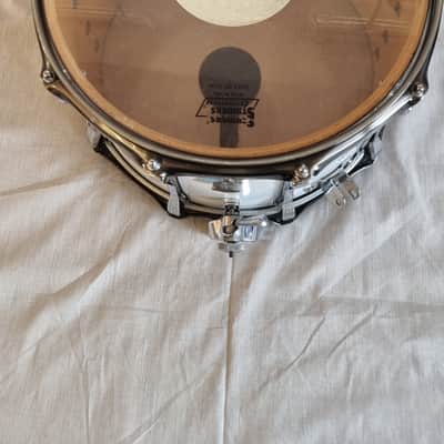 Ludwig 1979 14"x10" Challenger II Parade Marching Drum 1979 - 10 lug - White cortex image 3