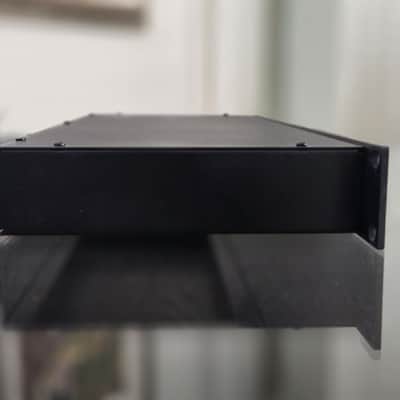 Furman M-8D Power Conditioner with Lights & Digital Meter image 4