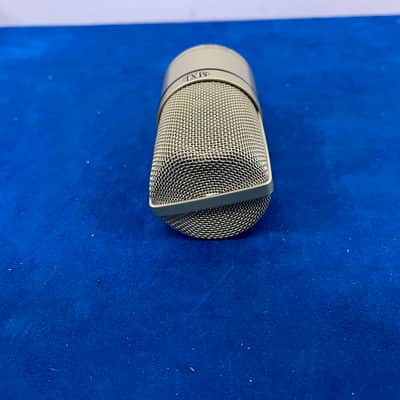 Used MXL 990 Large-diaphragm Condenser Microphone with clip and case image 5