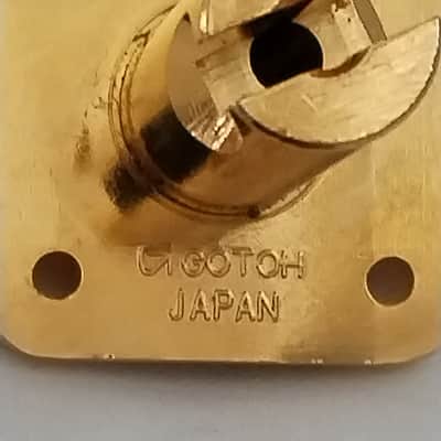 Gotoh Bass Tuners / Machine Heads (Gold, Cloverleaf) 2 Left, 2 Right FB30? Possibly - Gold image 1