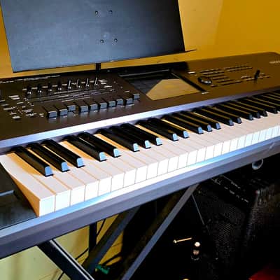 Korg Kronos 73 2010s - Black image 4