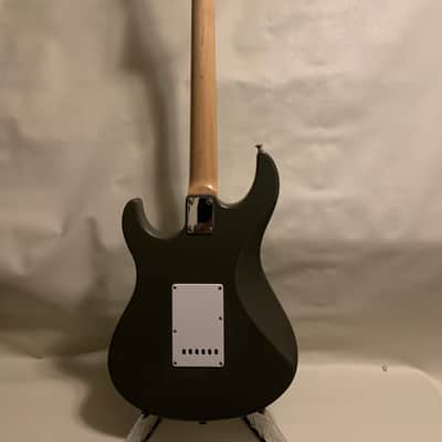 Yamaha Pacifica 012 image 8