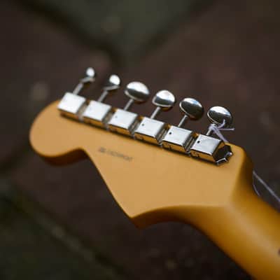 Fender American Professional Classic Stratocaster® - Faded Sherwood Green Metallic image 8