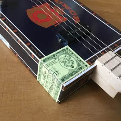 Cigar box  guitar 4 cordes StLouis Punch micro 4 plots image 4