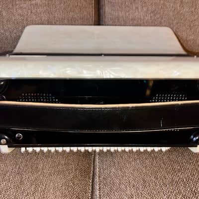 Settimio Soprani Contino Model 132 Piano Accordion 1955 - White Pearl image 8