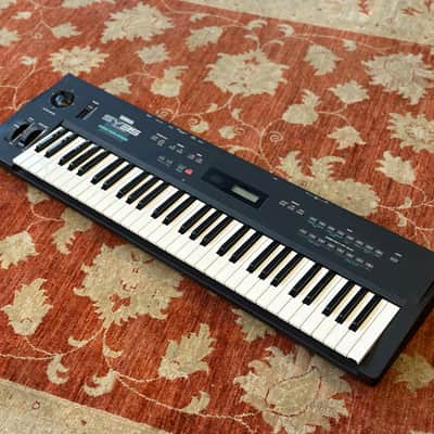 YAMAHA SY35 Vector Synthesizer