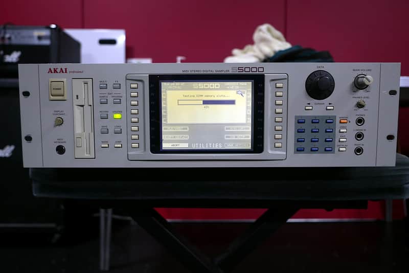 Akai S5000 Stereo Digital Sampler 256mb image 1