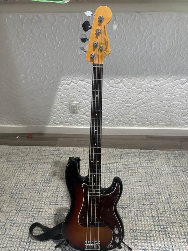 Fender American Professional II Precision Bass with Rosewood Fretboard 2020 - Present - 3-Color Sunburst image 1