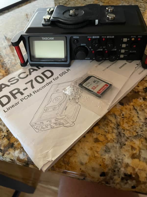 TASCAM DR-70D 4-Channel Audio Recorder for DSLR Cameras 2014 - Present - Black image 1